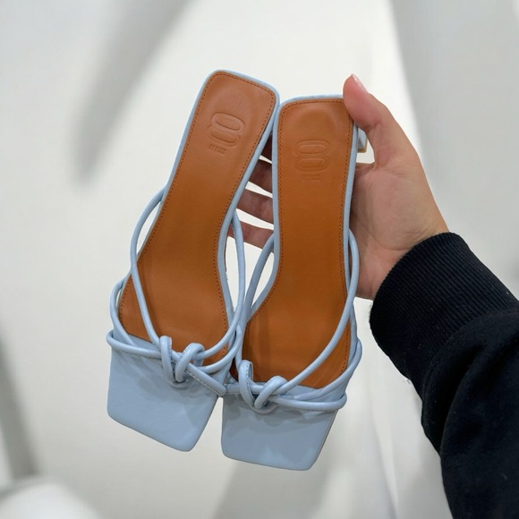 8 By Yoox Sky Blue Low Block Heels - Picture 2 of 7